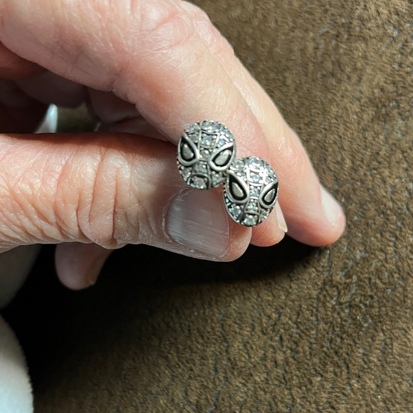 Spiderman Silver Stud Earrings - Picture 5 of 11